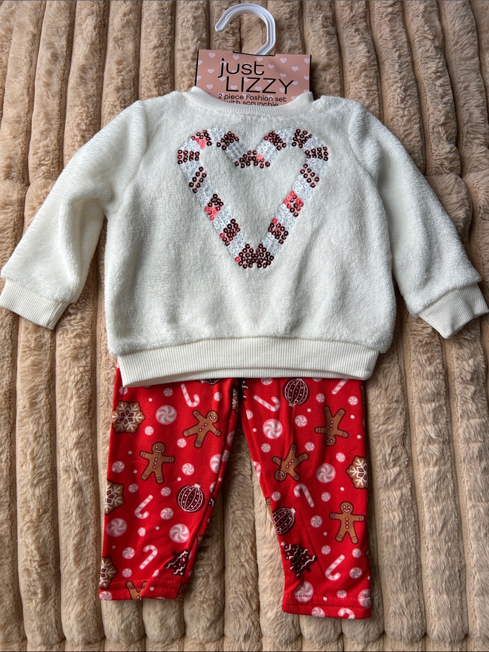 Christmas Red/White baby girl gingerbread man outfit Sz 6-9 months